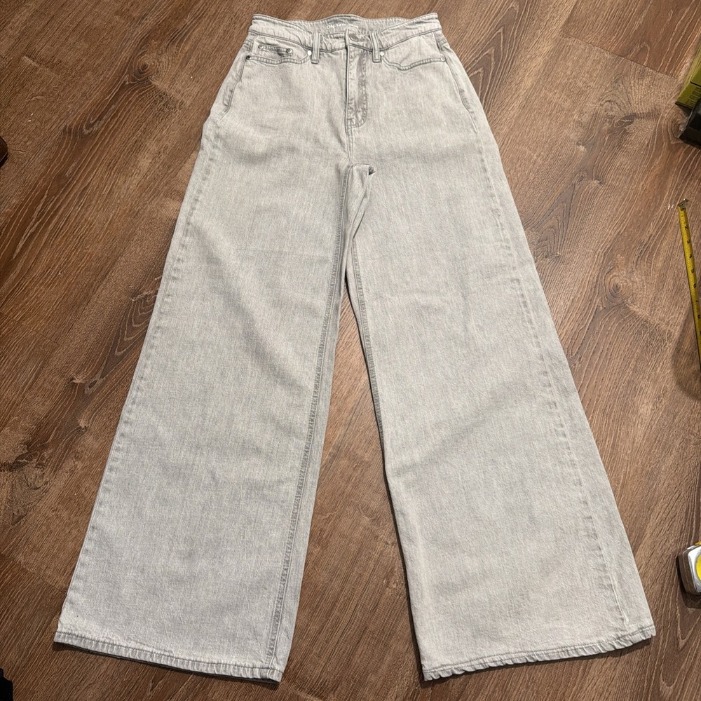 ON•34TH Jeans Women's Gray Size 4/27 Wide Leg High Rise  Denim